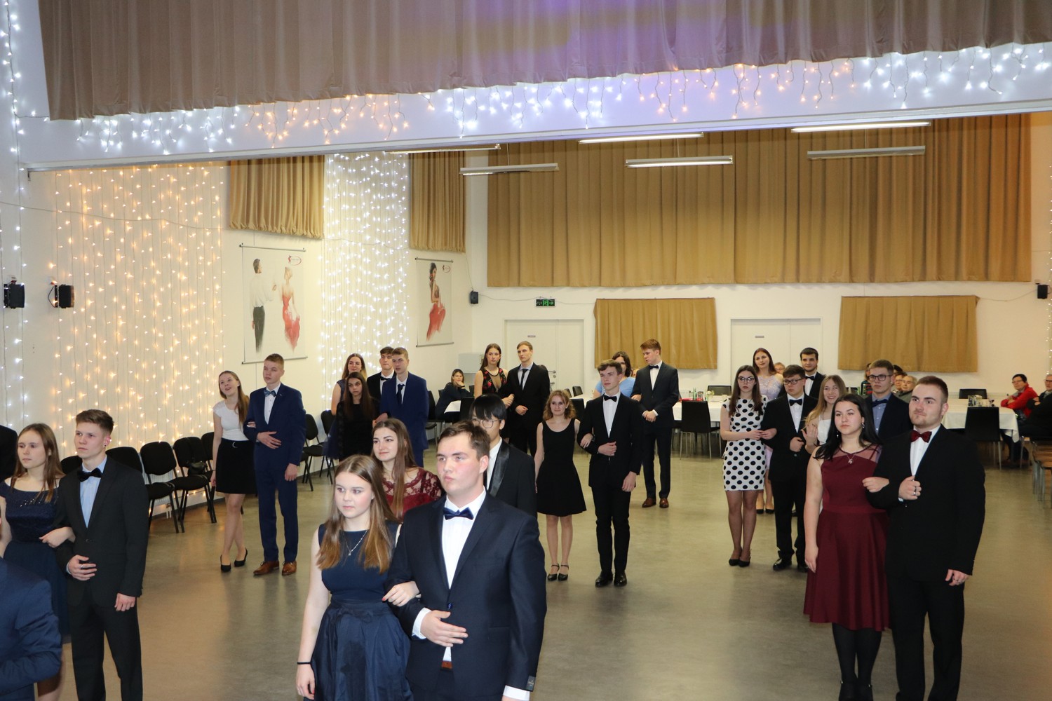 Středoškolské taneční 27.1.2022 Žlutý kurz